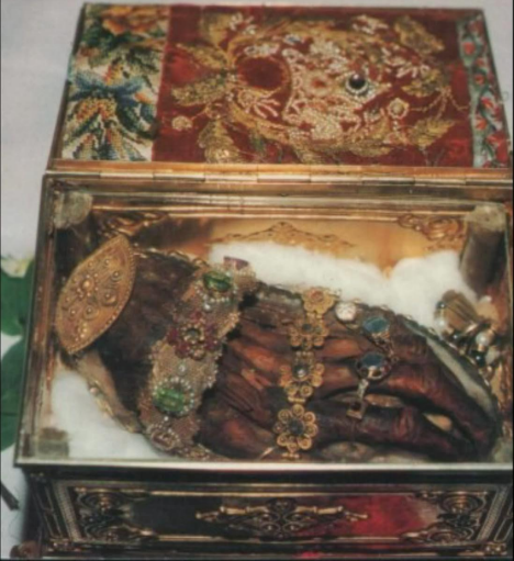 Corpse_Worshipping_Christians_-_High_Priest_Hooded_Cobra_666.pdf-image-005.png